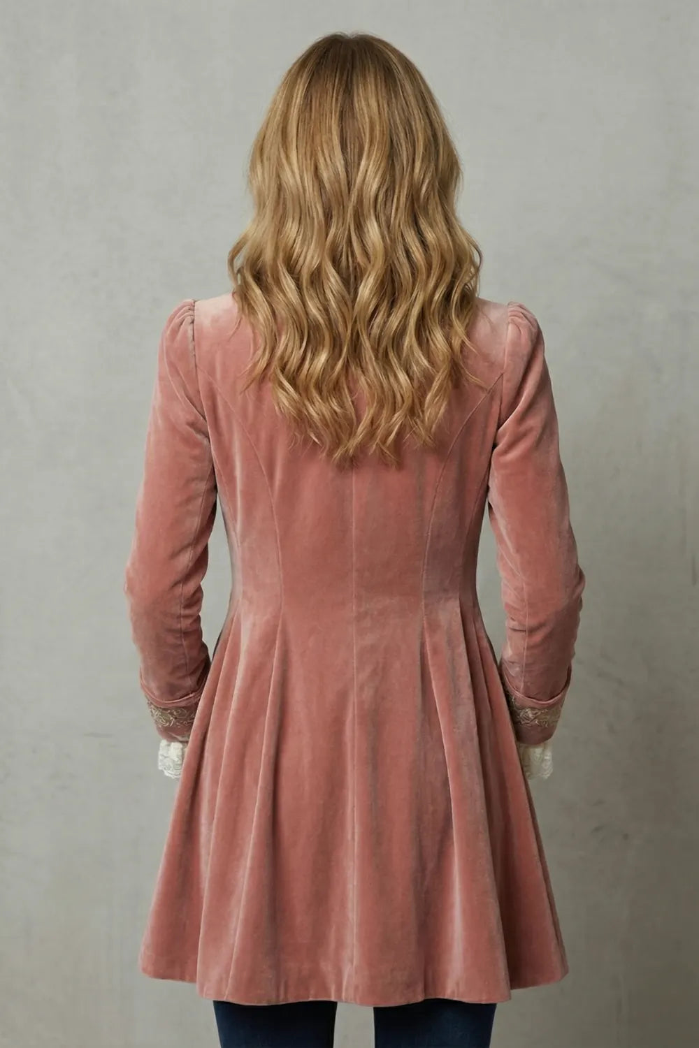 Embroidered vintage silhouette – Long coat