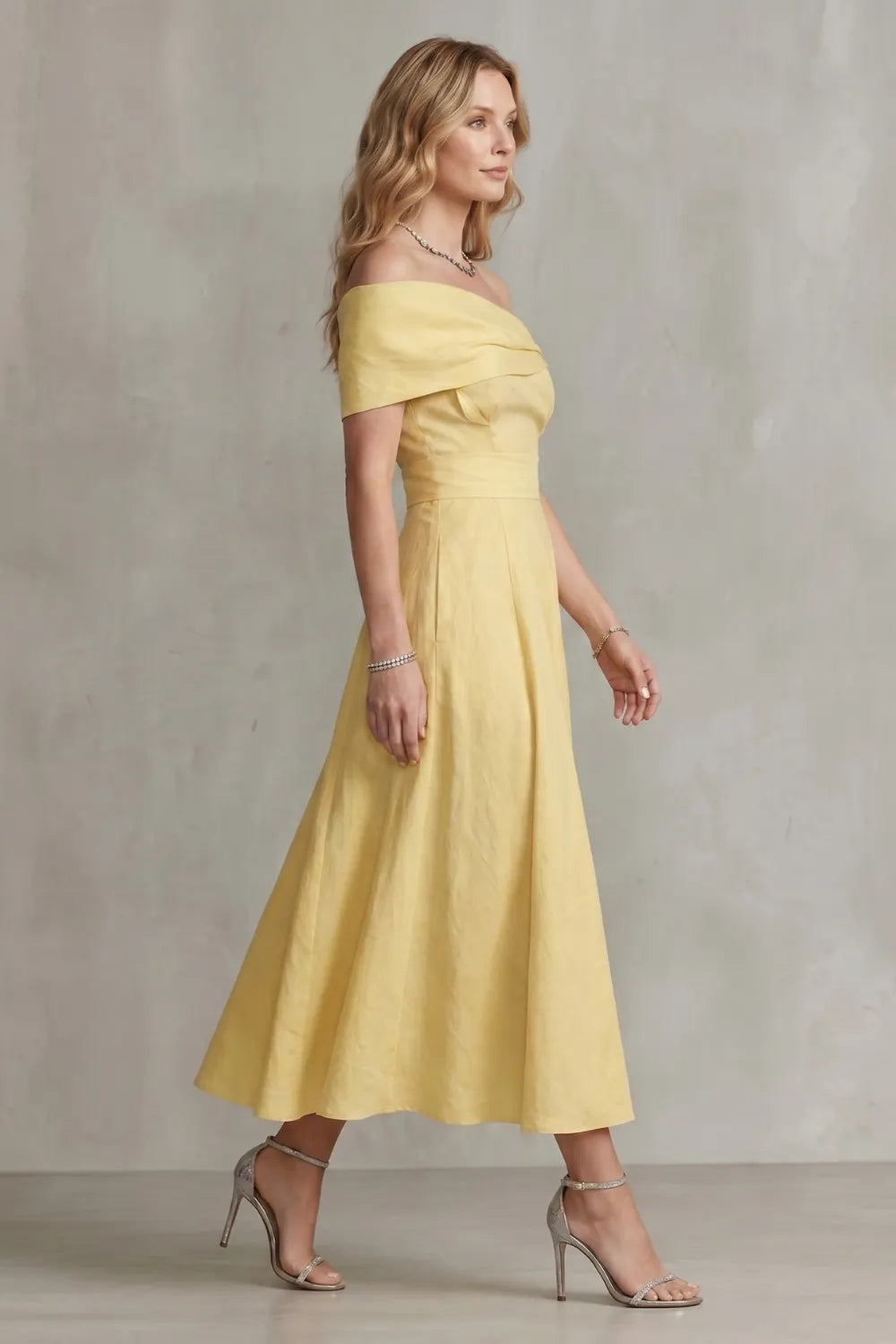 One-shoulder linen elegance – Maxi dress