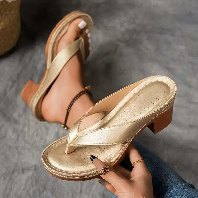 Fashion Round Toe Thick-soled Herringbone Sandals