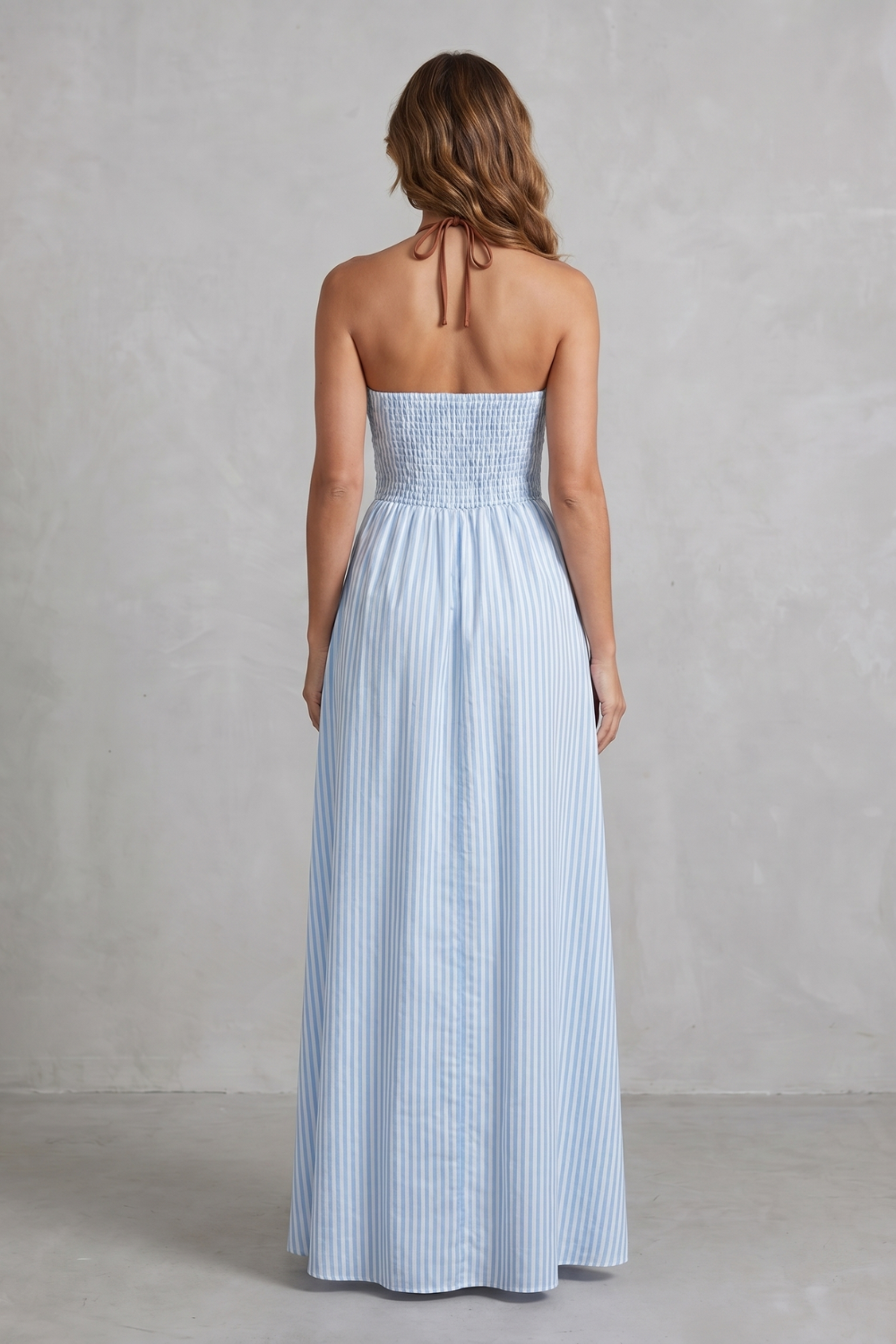 Striped backless silhouette – Maxi dress