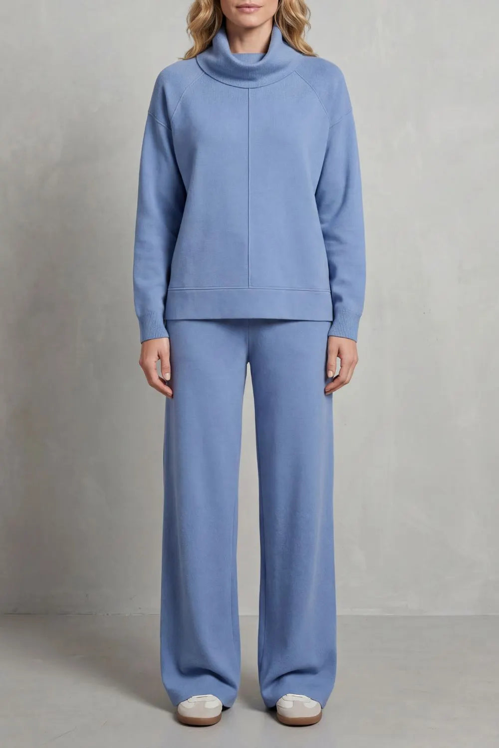 Relaxed elegance – Two-piece lounge set