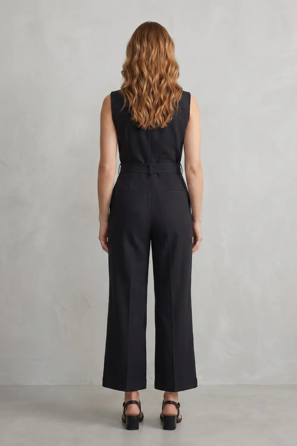 Belted office elegance – Wide-leg jumpsuit