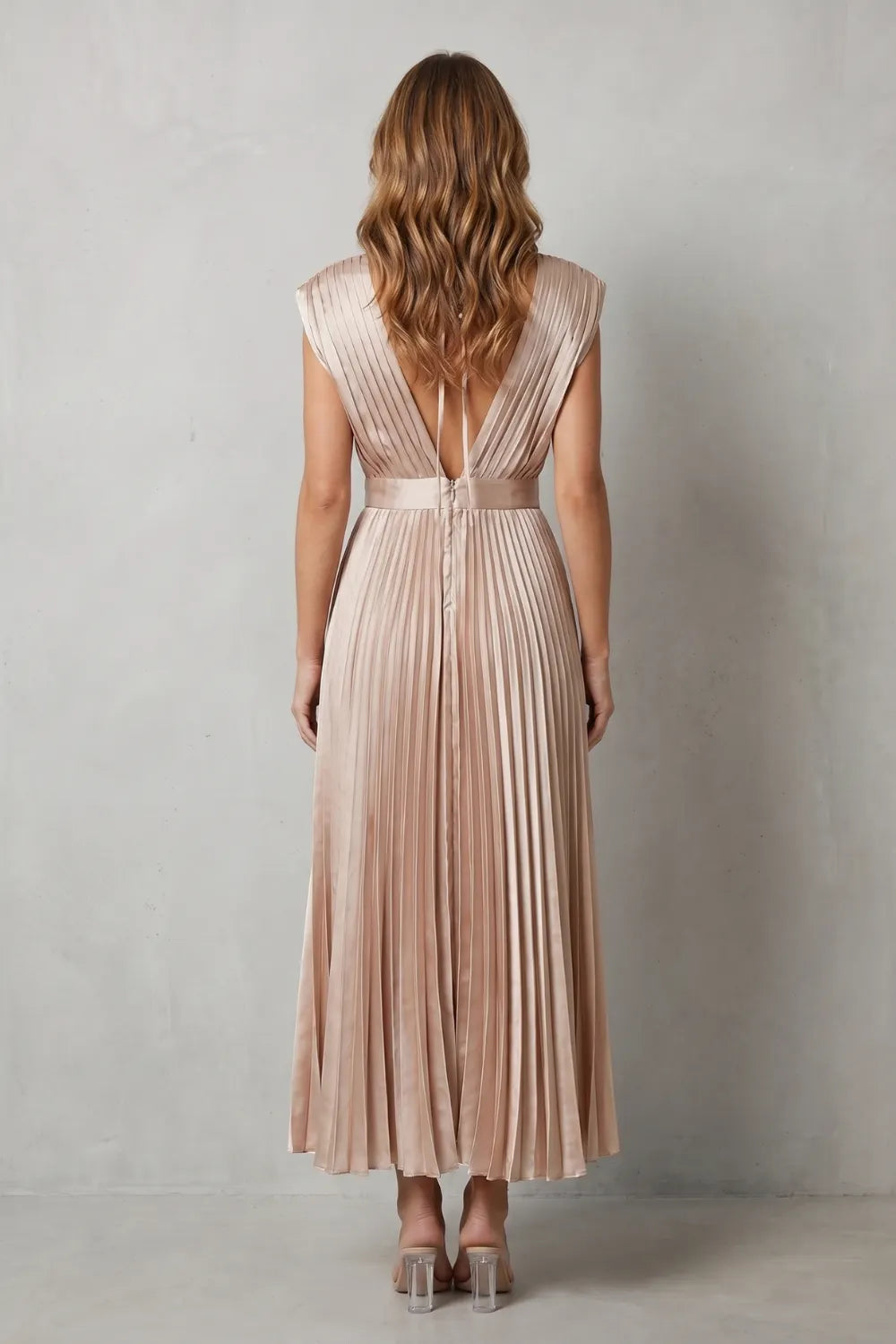 Flowing pleated elegance – Midi dress