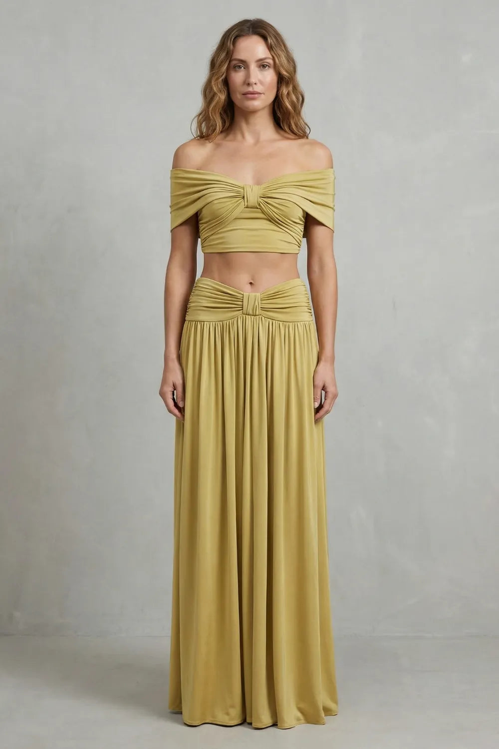 Golden glow – Women’s Off-Shoulder Ruched Skirt Set