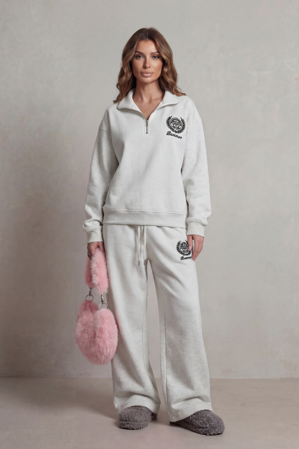 Embroidered crest – Zip lounge set