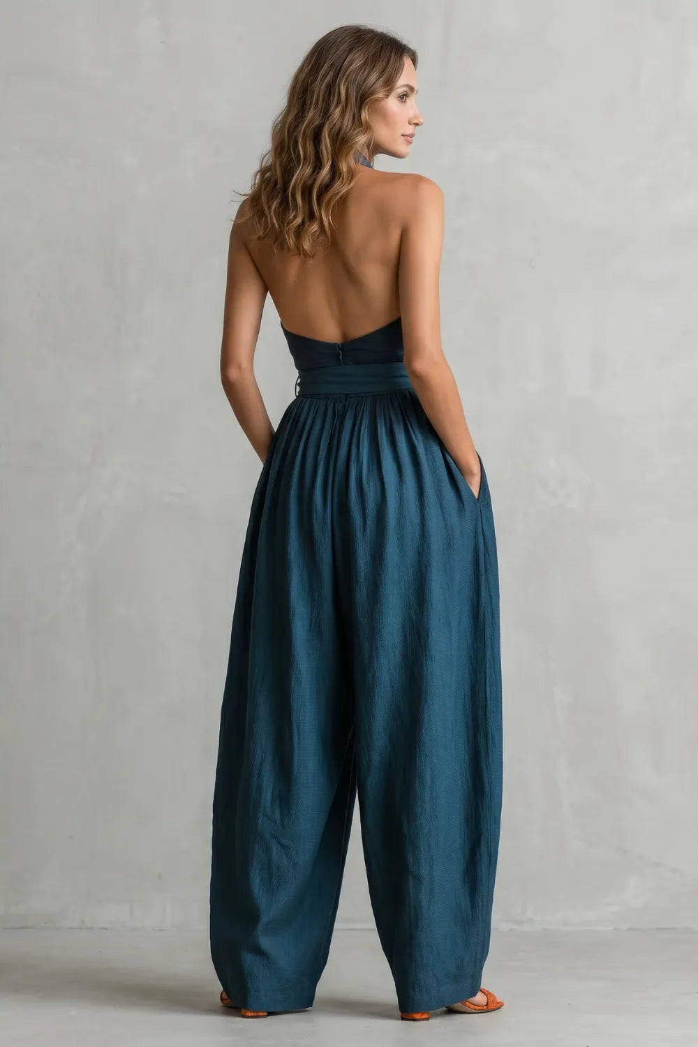 Cross-halter sophistication – Wide-leg jumpsuit