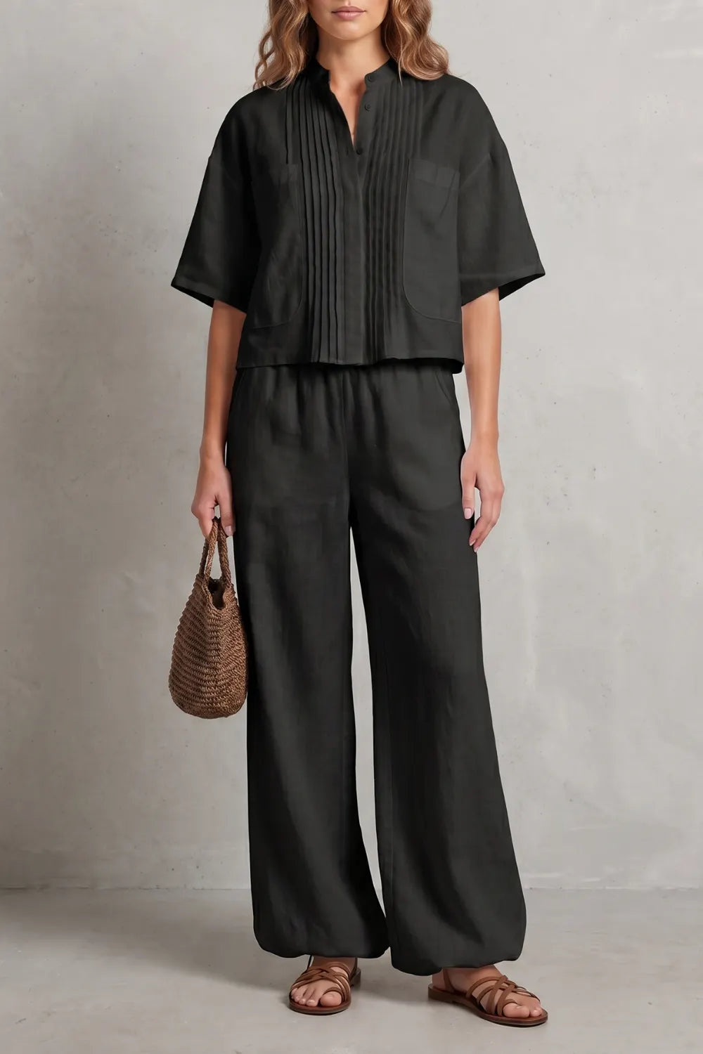 Breezy pleated elegance – Trouser set