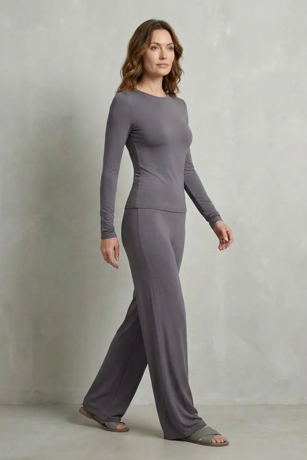 Sleek Simplicity – Pure Color Wide-Leg Pants Suit