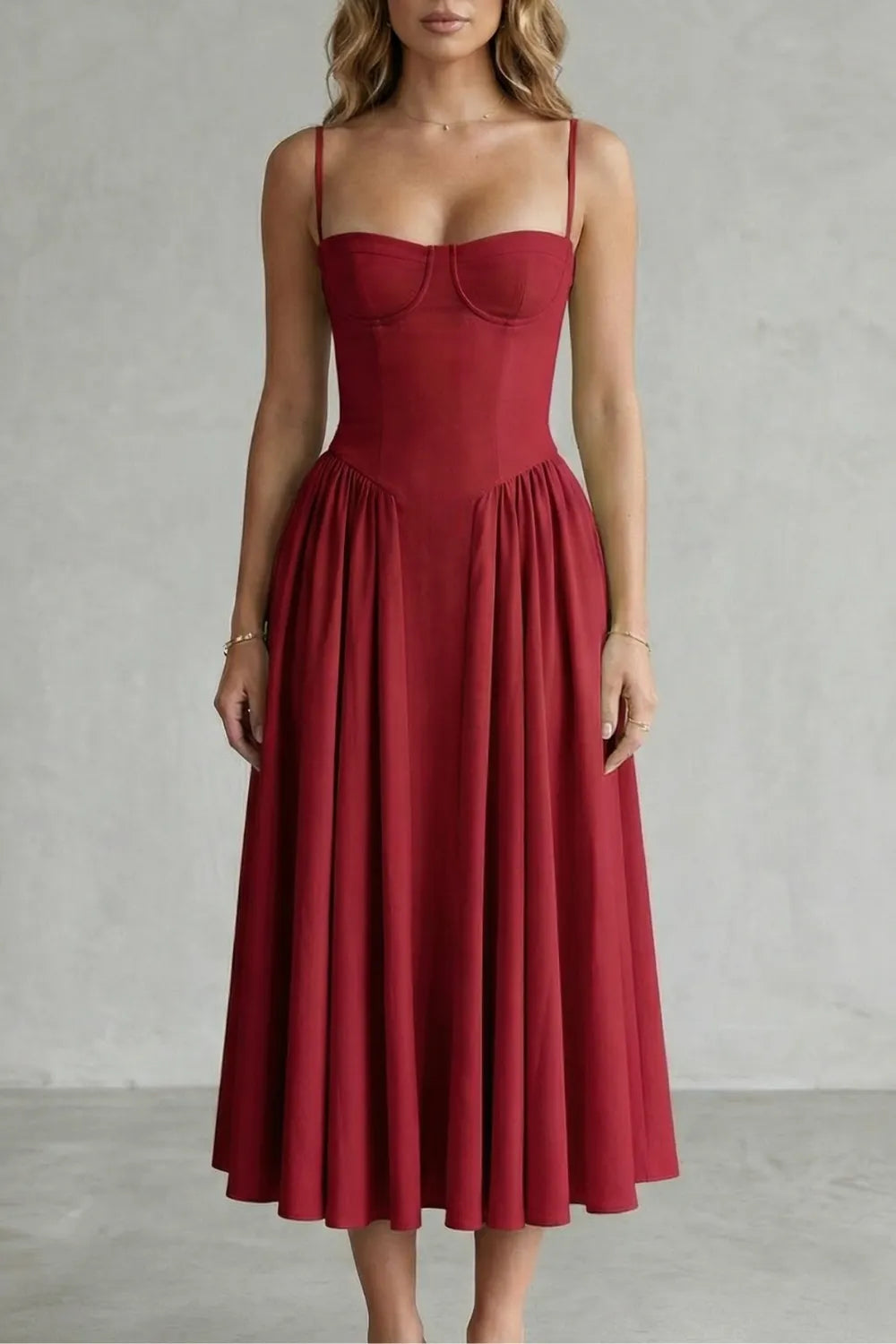 Timeless structure – Women’s Sleeveless Structured Dress