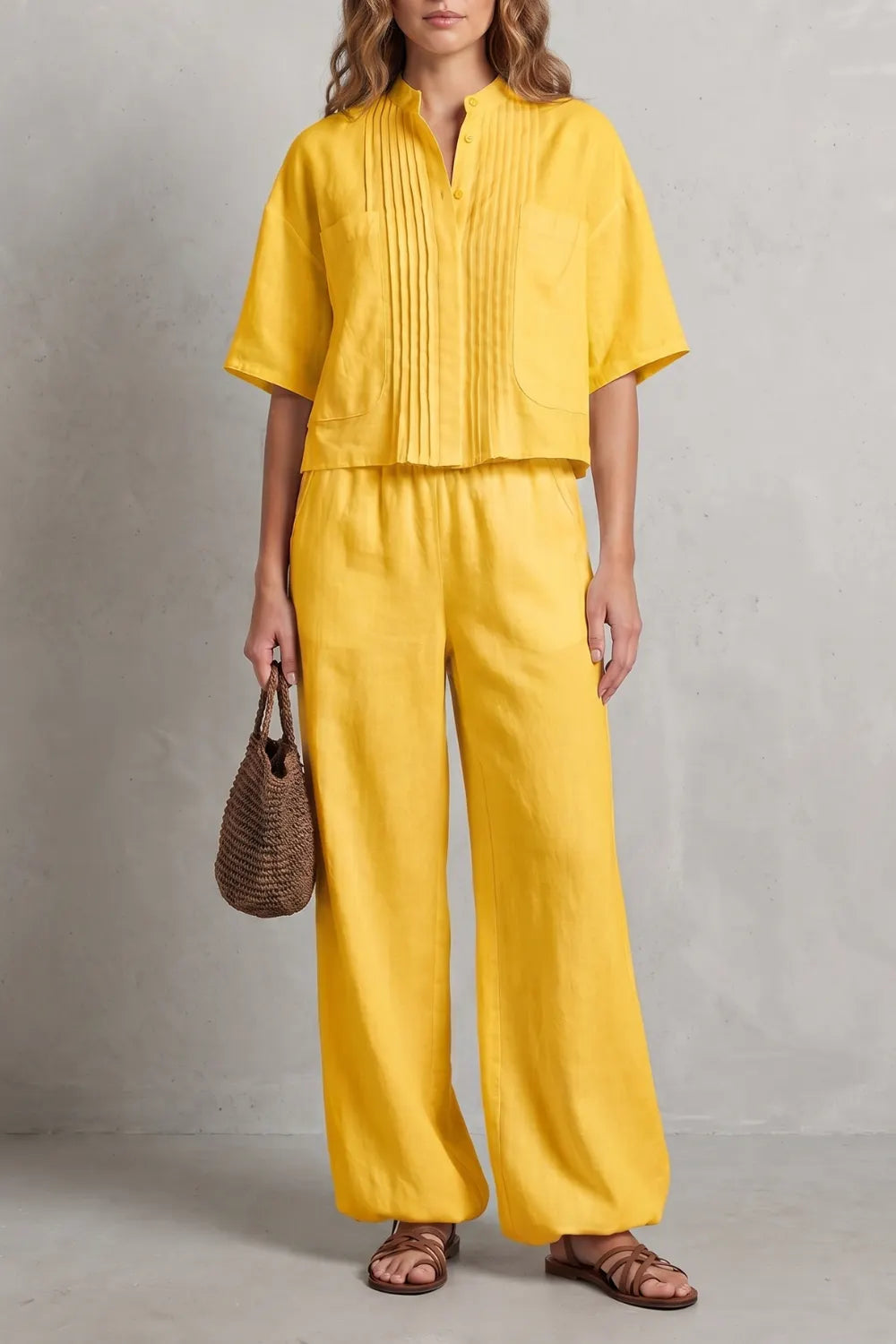 Breezy pleated elegance – Trouser set