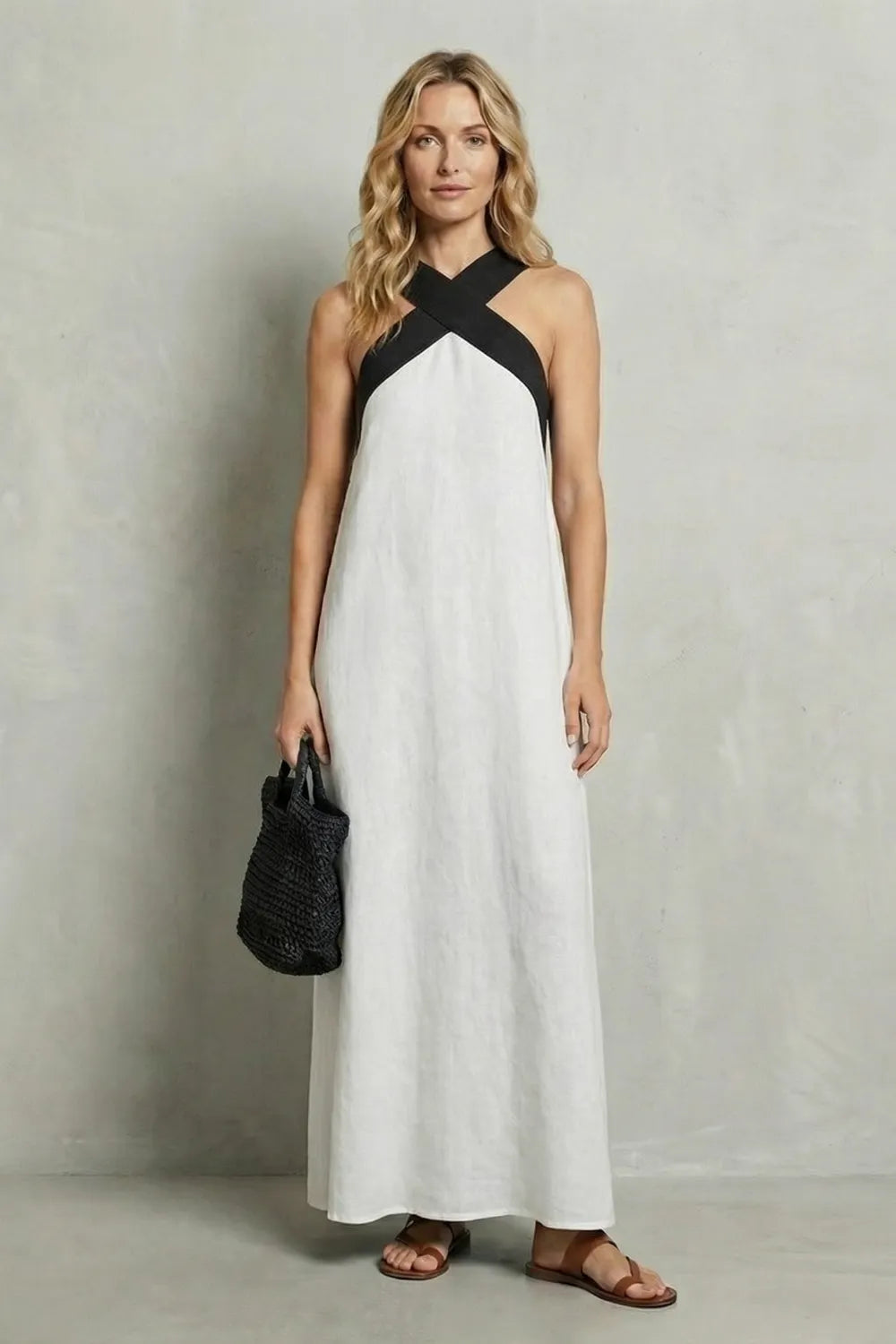 Cross-halter elegance – Maxi dress