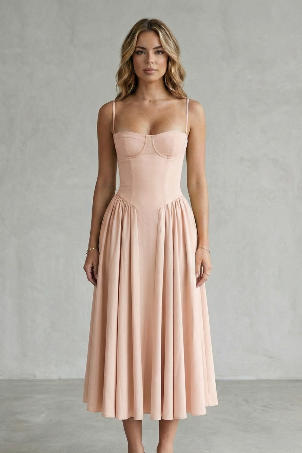 Timeless structure – Women’s Sleeveless Structured Dress