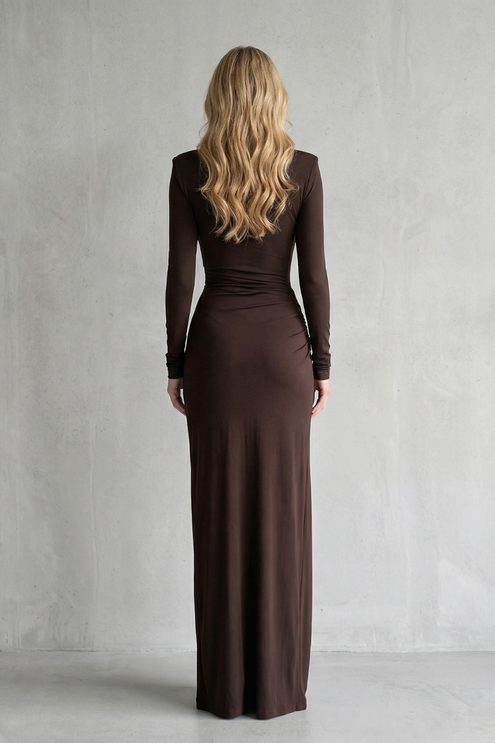 Sculpted knot detail – High slit maxi dress