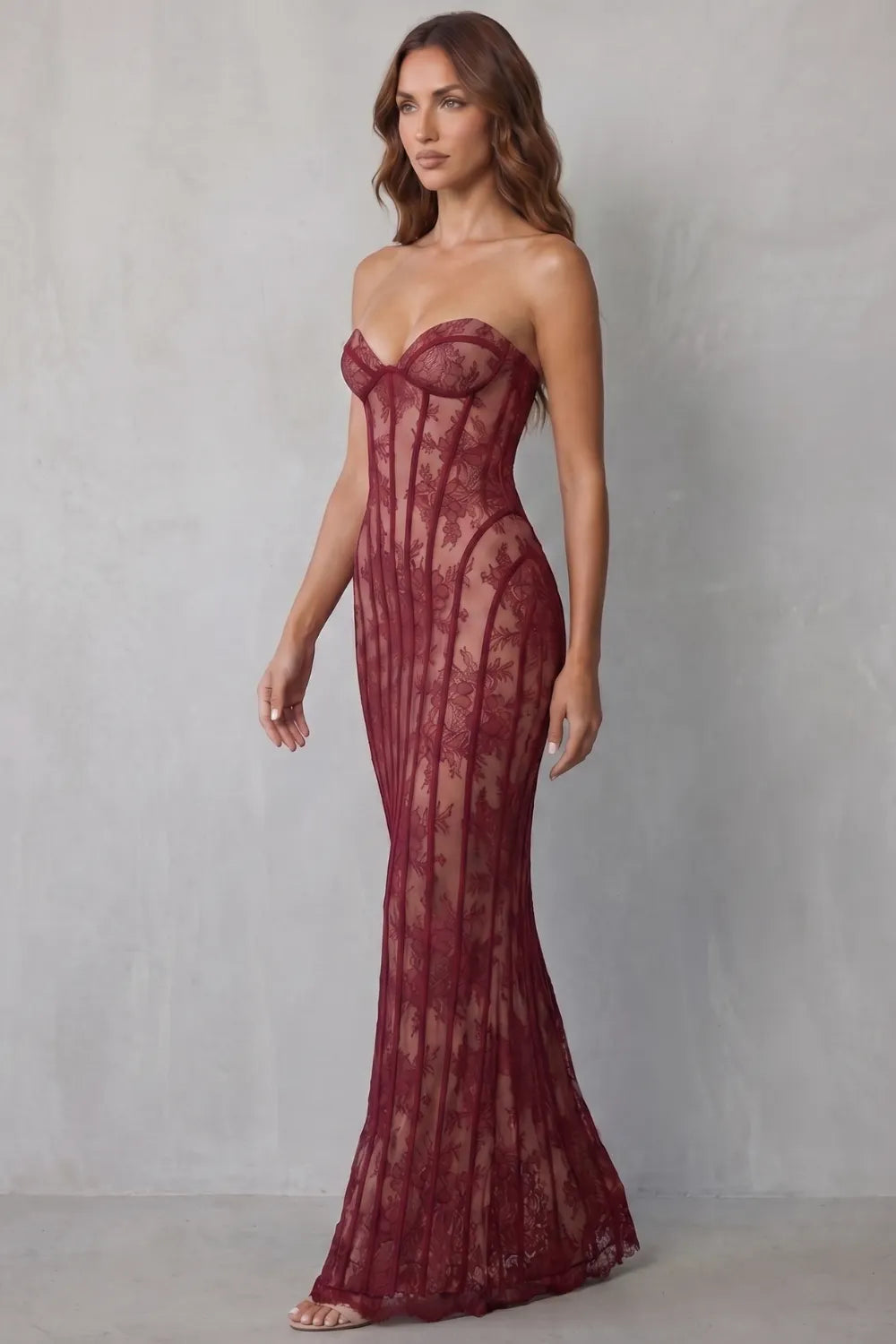 Sculpted lace allure – Maxi dress