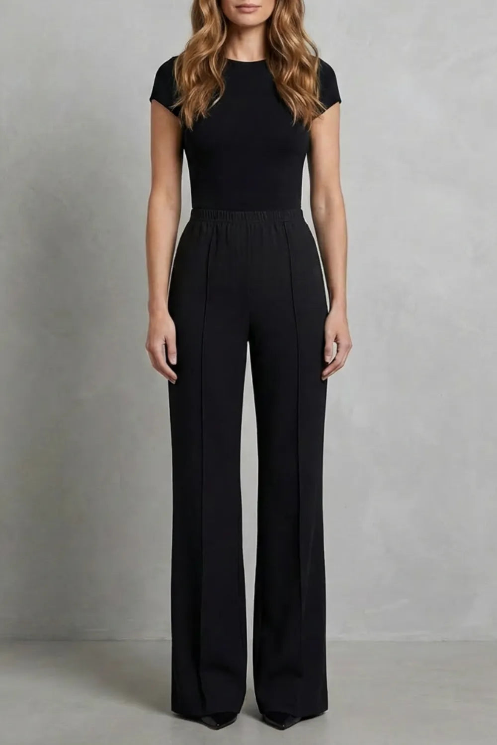 Streamlined silhouette – High-waist wide-leg trousers