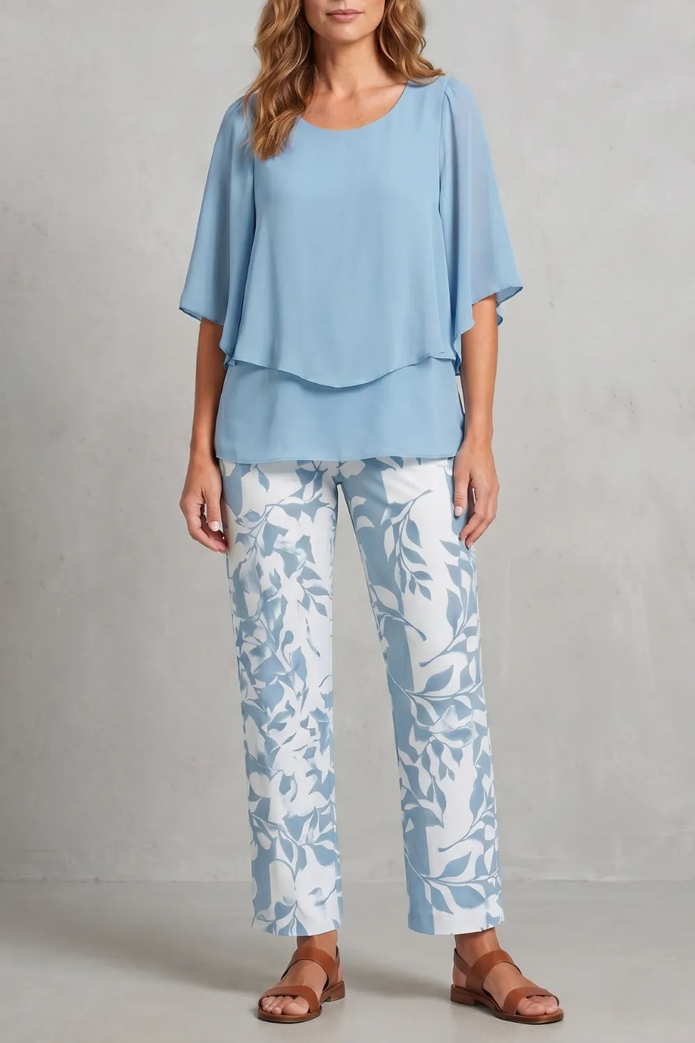 Botanical print elegance – Two-piece trouser set