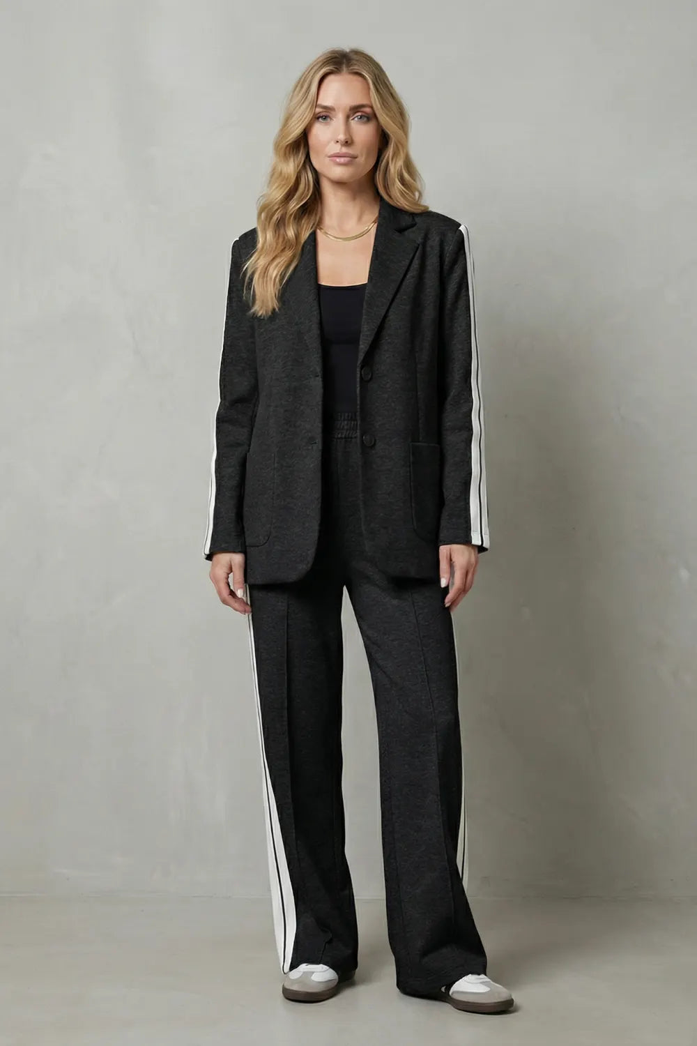 Sporty tailored contrast – Two piece set