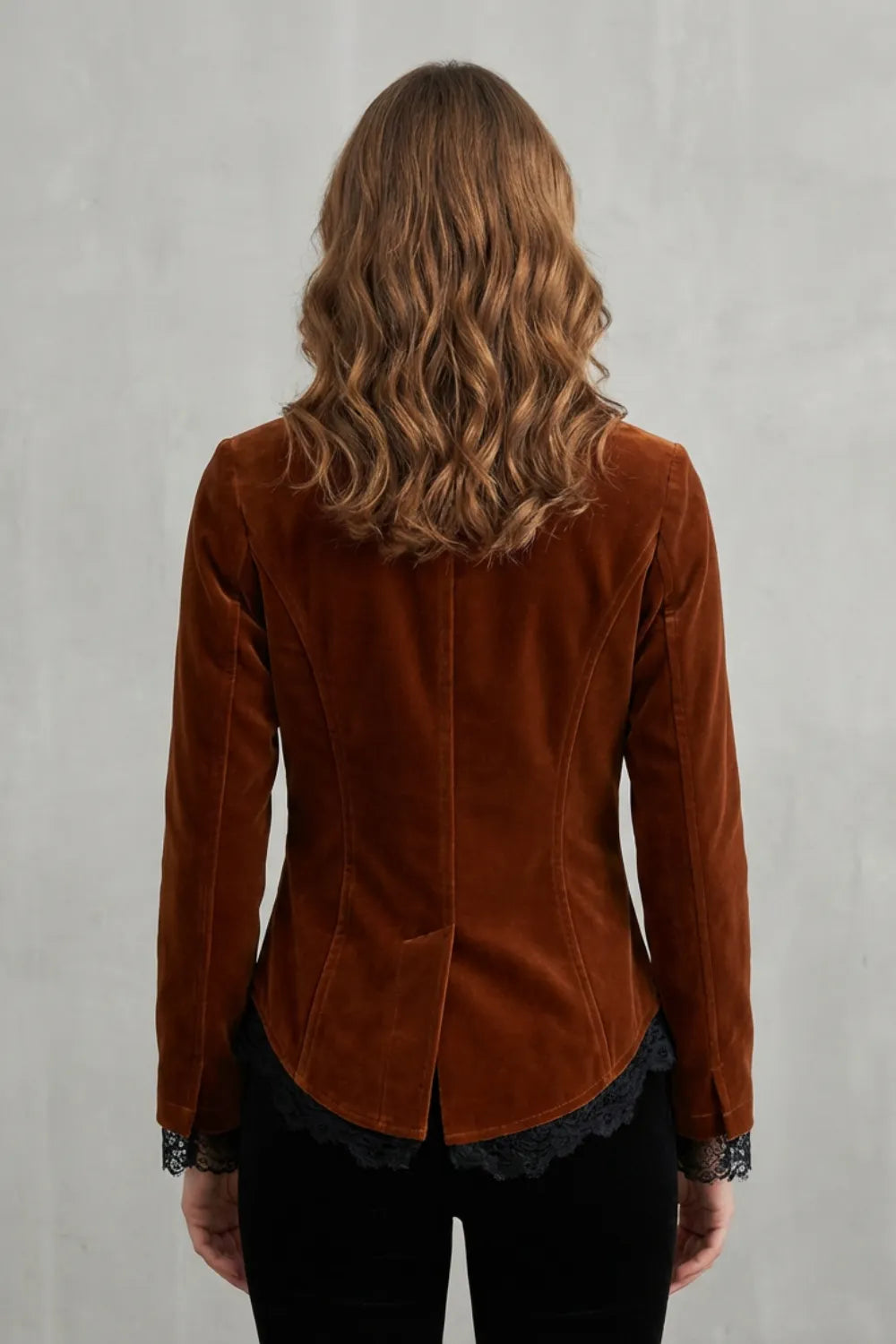 Tailored lace accent – Velvet blazer