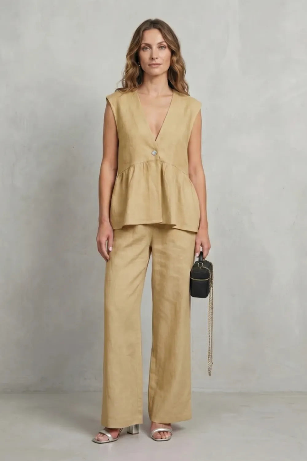 Soft ruffle elegance – Top and trouser set
