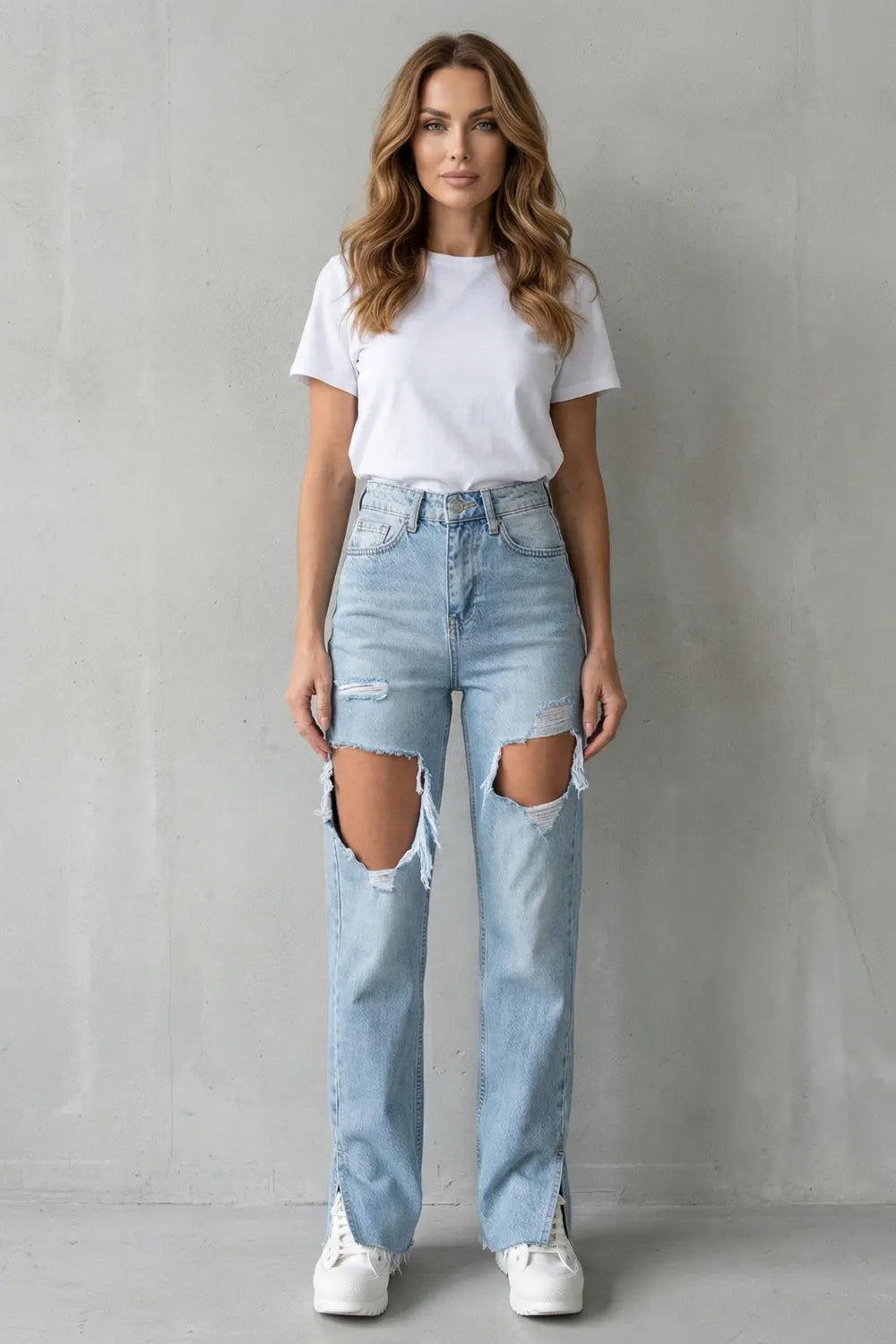 Urban distressed design – Straight leg jeans