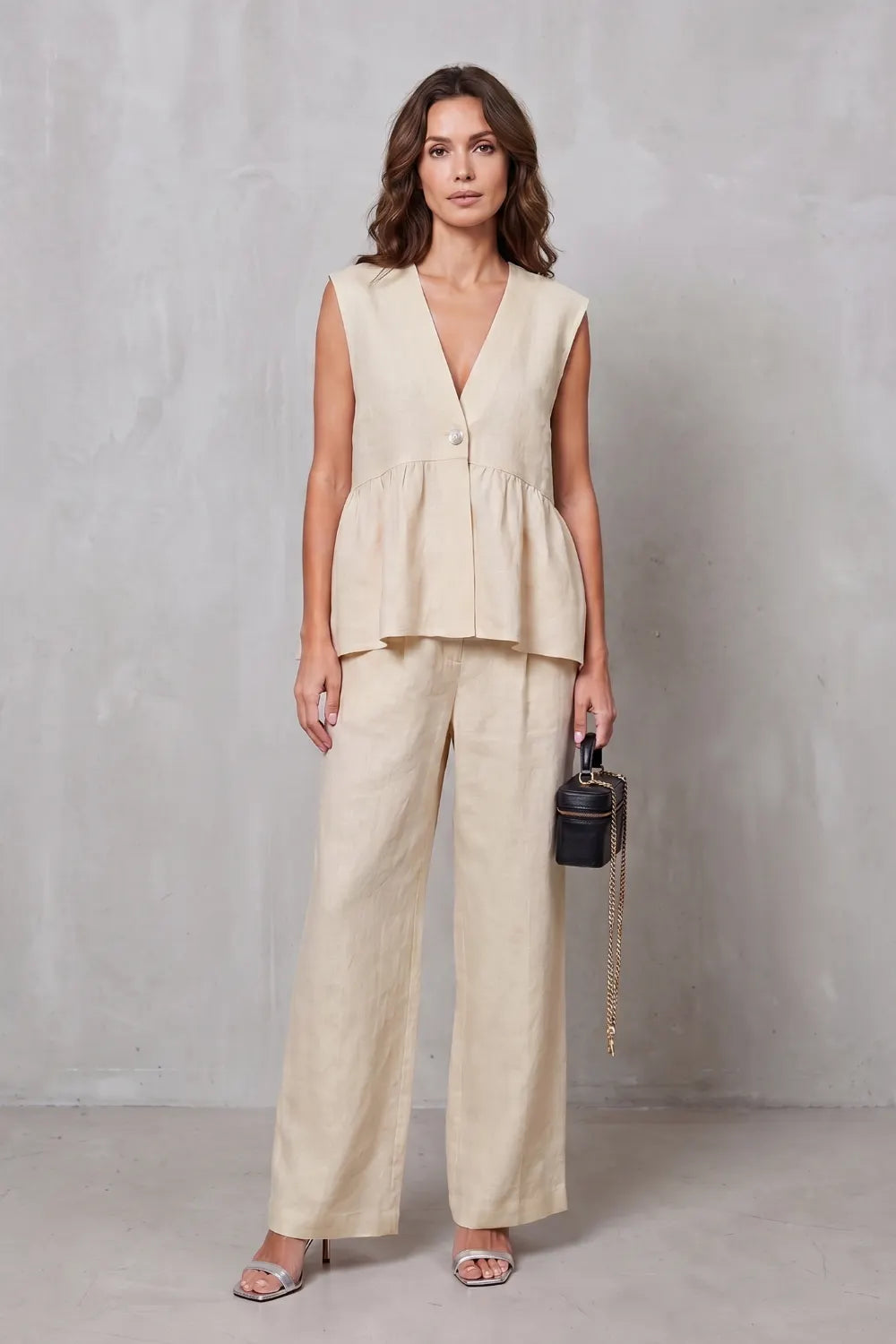 Soft peplum elegance – Two-piece trouser set