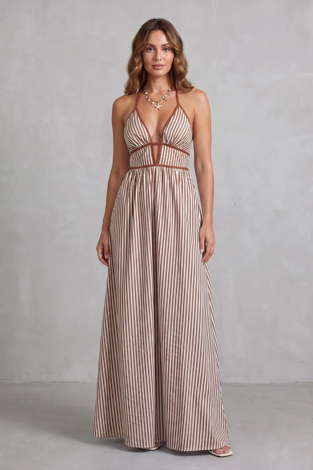 Striped backless silhouette – Maxi dress