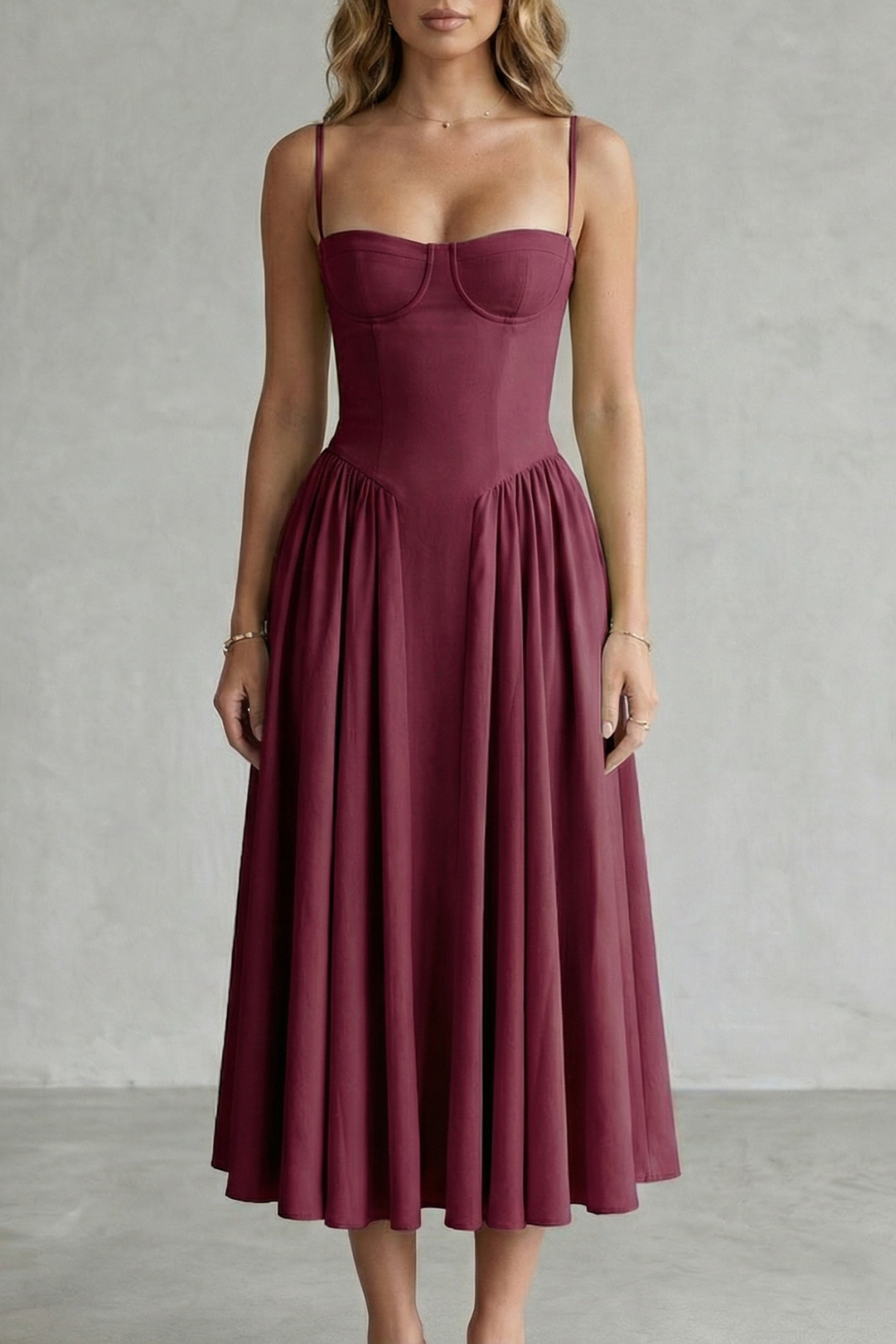 Timeless structure – Women’s Sleeveless Structured Dress
