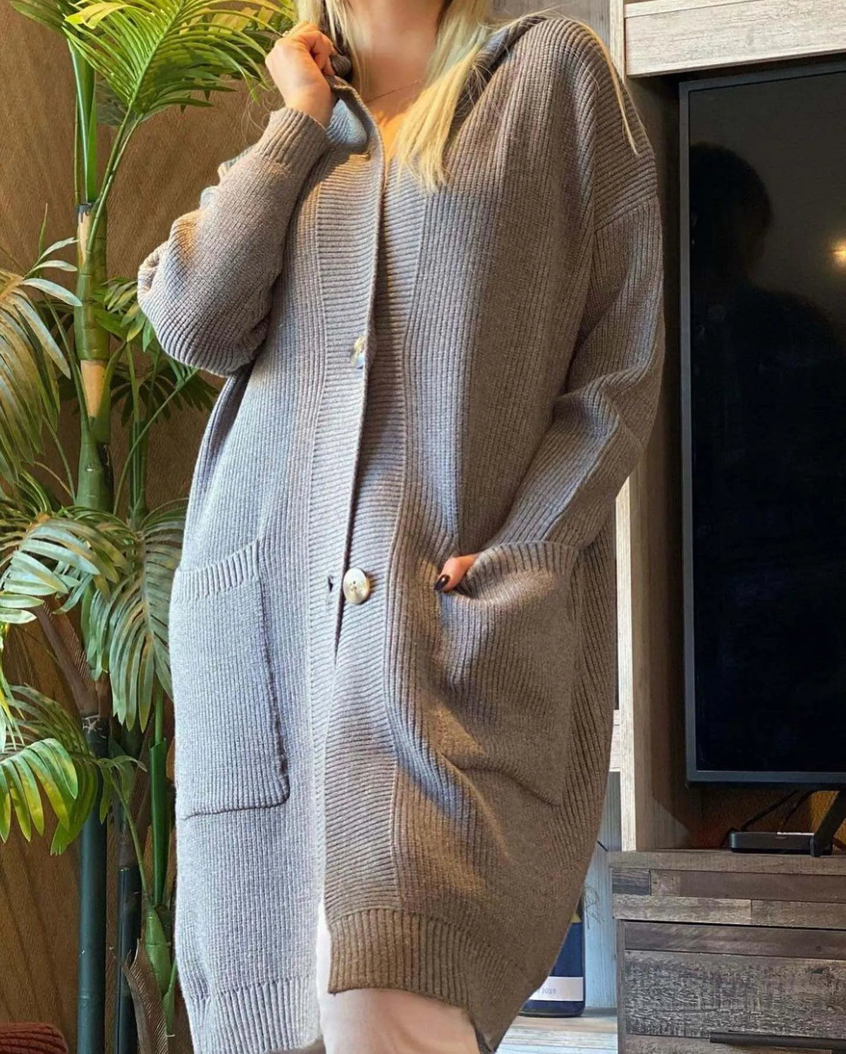 Women's Casual Solid Color Mid-length Knitted Jacket