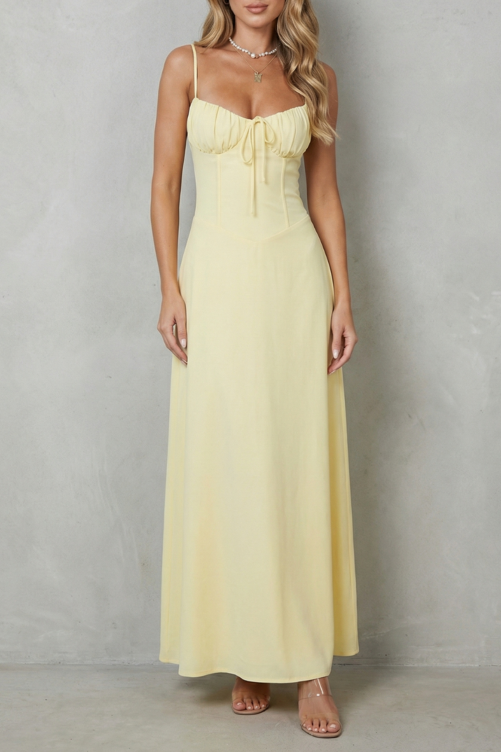 Soft corset charm – Sleeveless flowing maxi dress