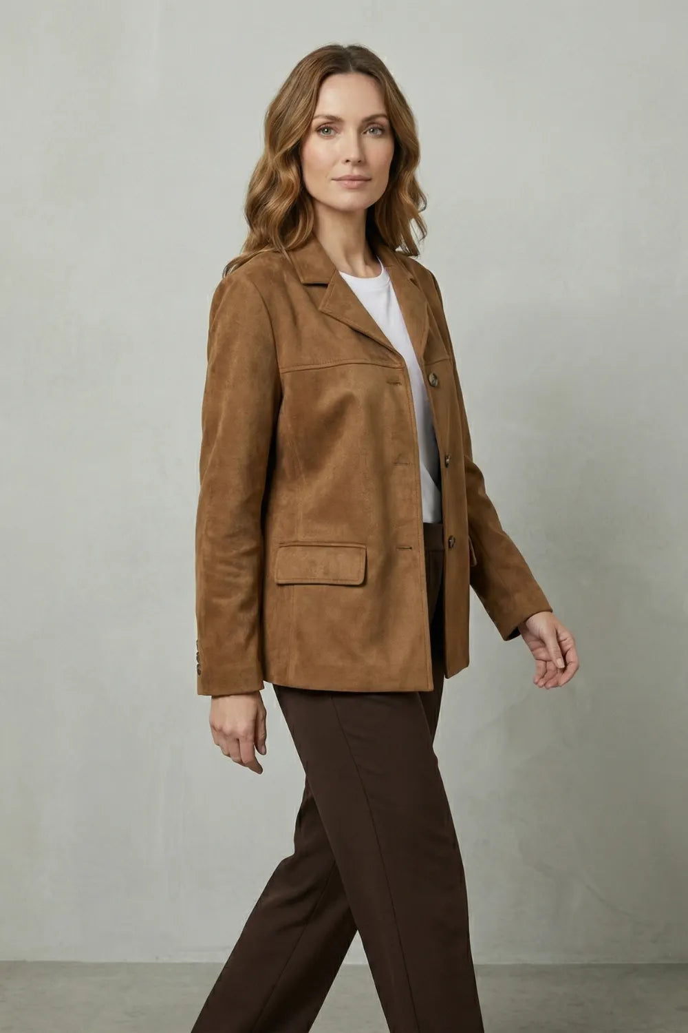 Structured shoulders – Suede blazer