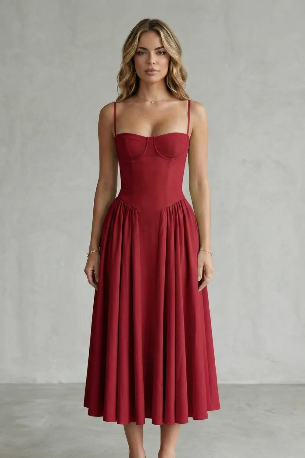 Timeless structure – Women’s Sleeveless Structured Dress