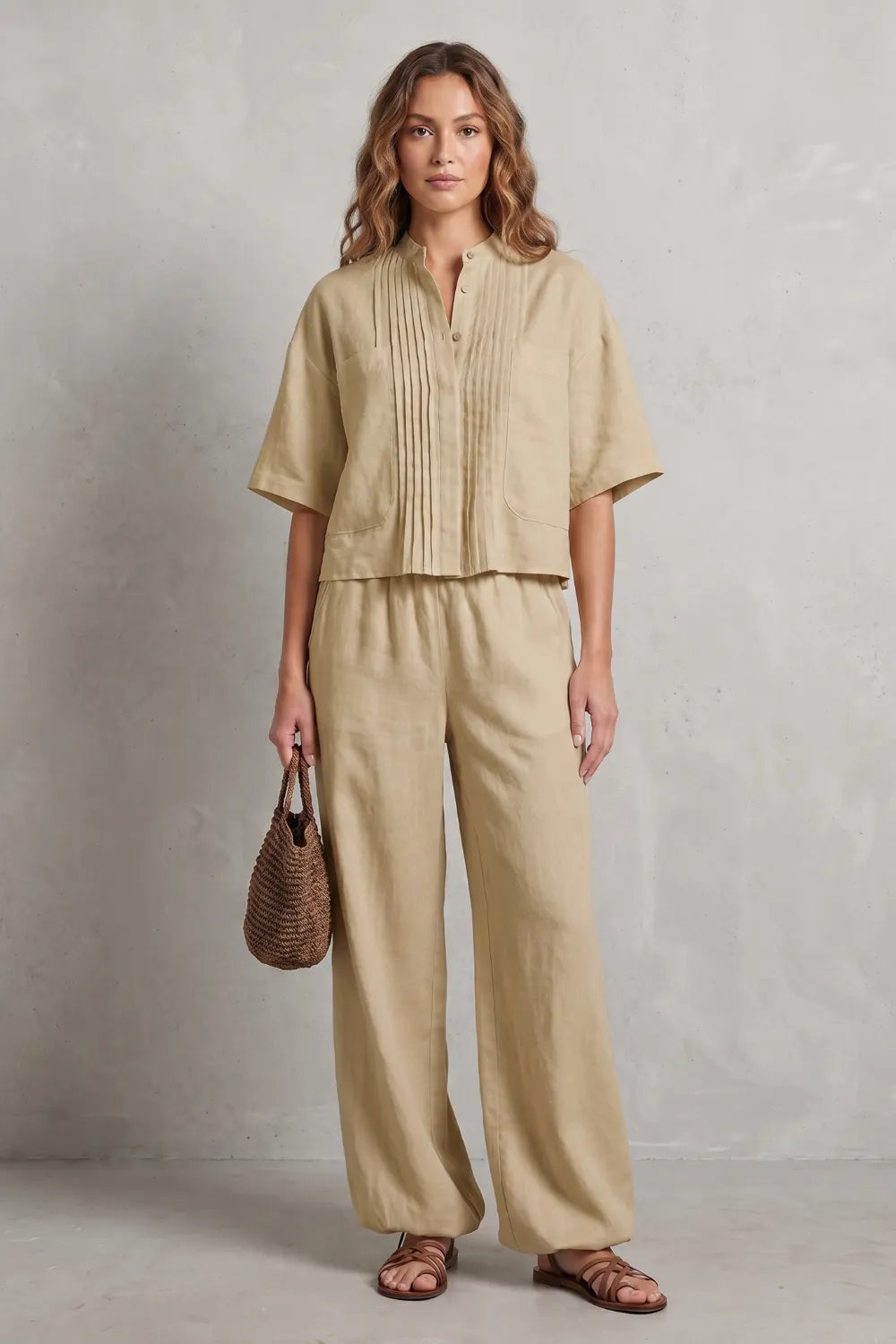 Breezy pleated elegance – Trouser set