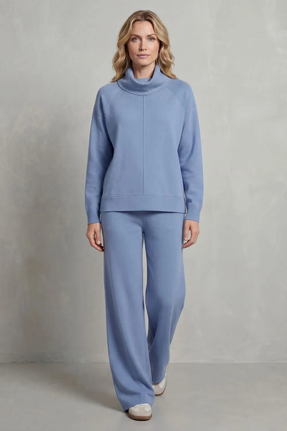 Relaxed elegance – Two-piece lounge set
