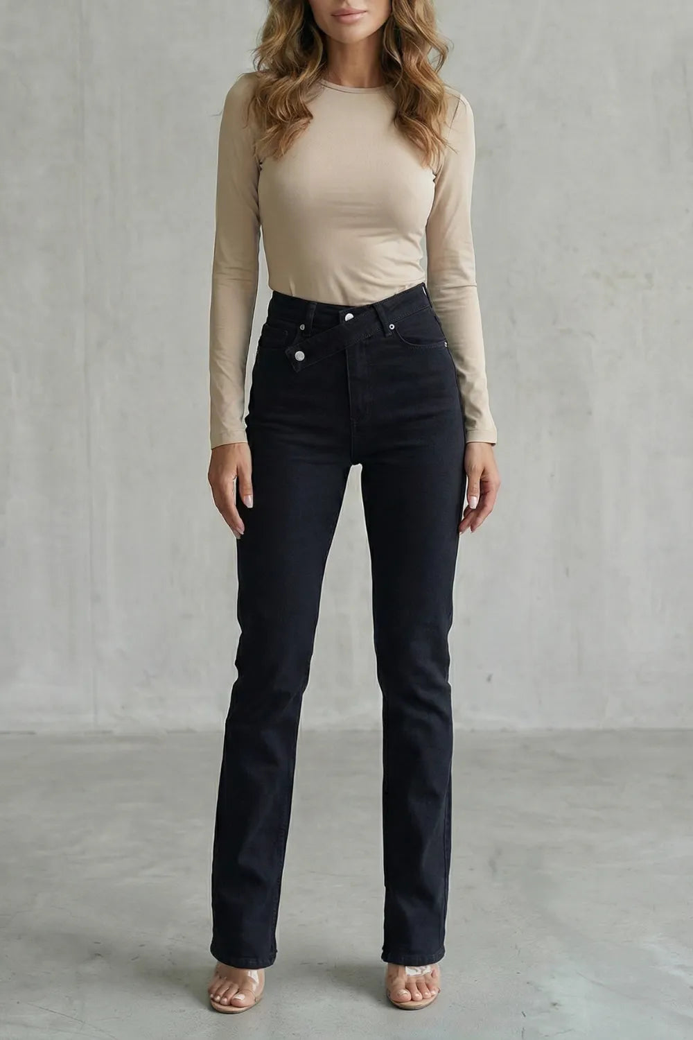 Cross waist detail – Straight leg jeans