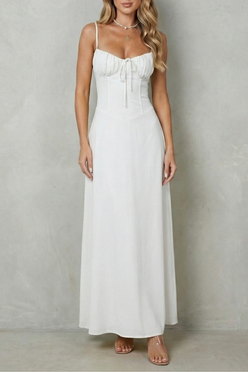 Soft corset charm – Sleeveless flowing maxi dress
