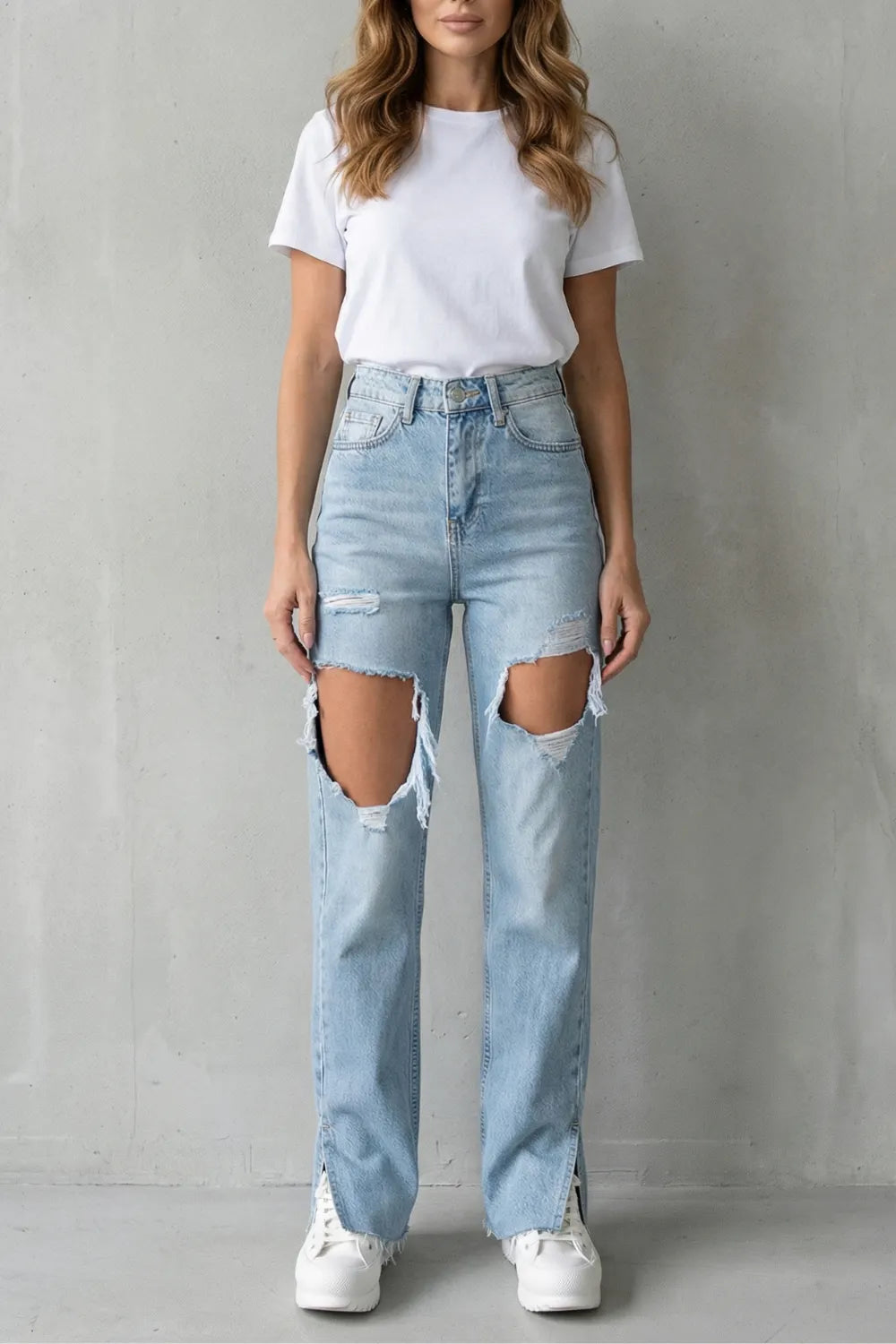 Urban distressed design – Straight leg jeans