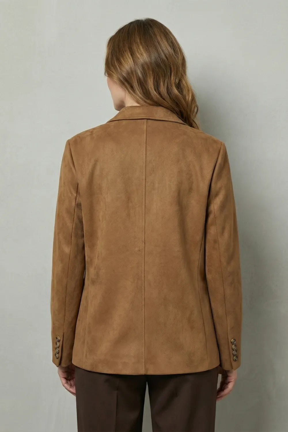 Structured shoulders – Suede blazer
