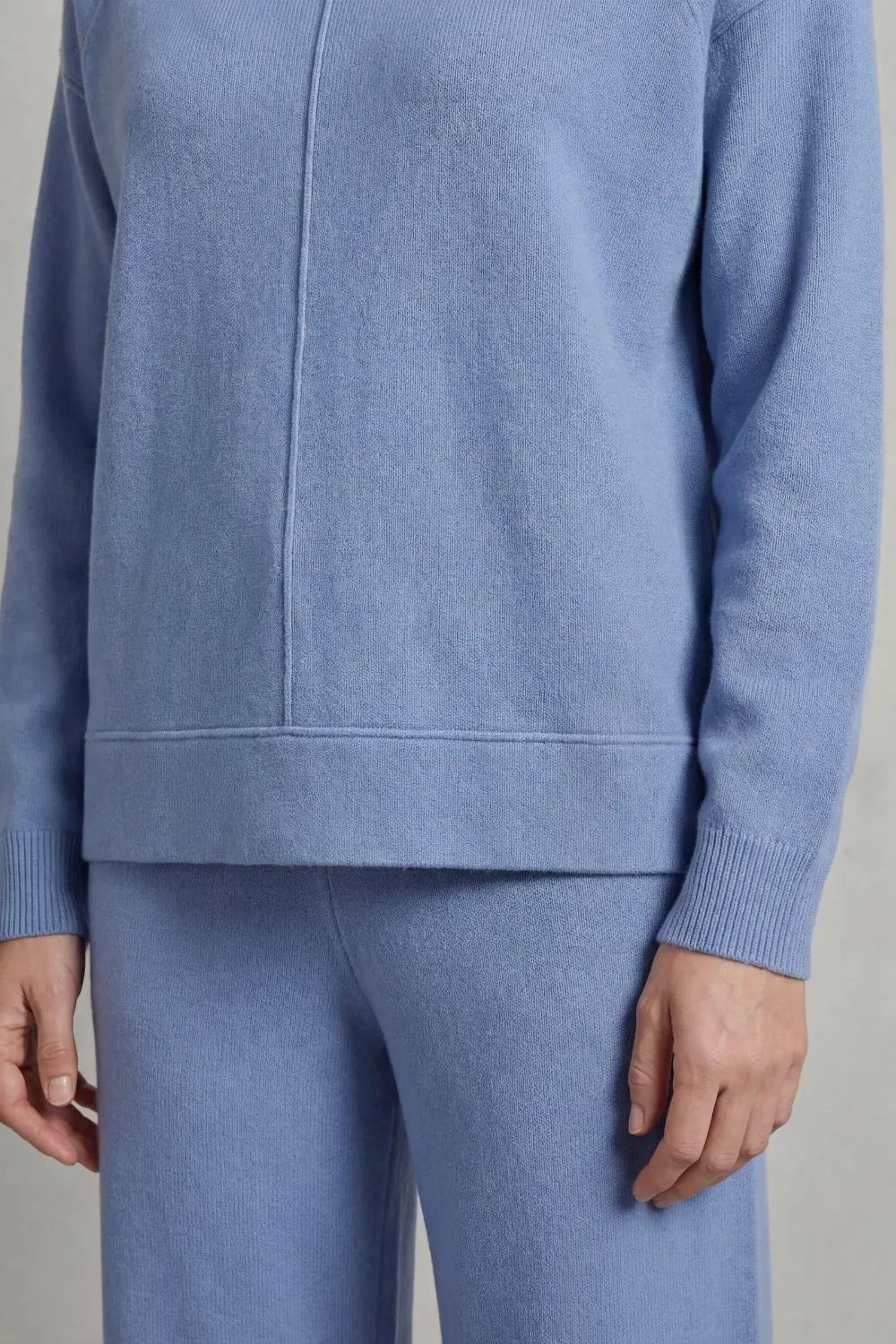 Relaxed elegance – Two-piece lounge set