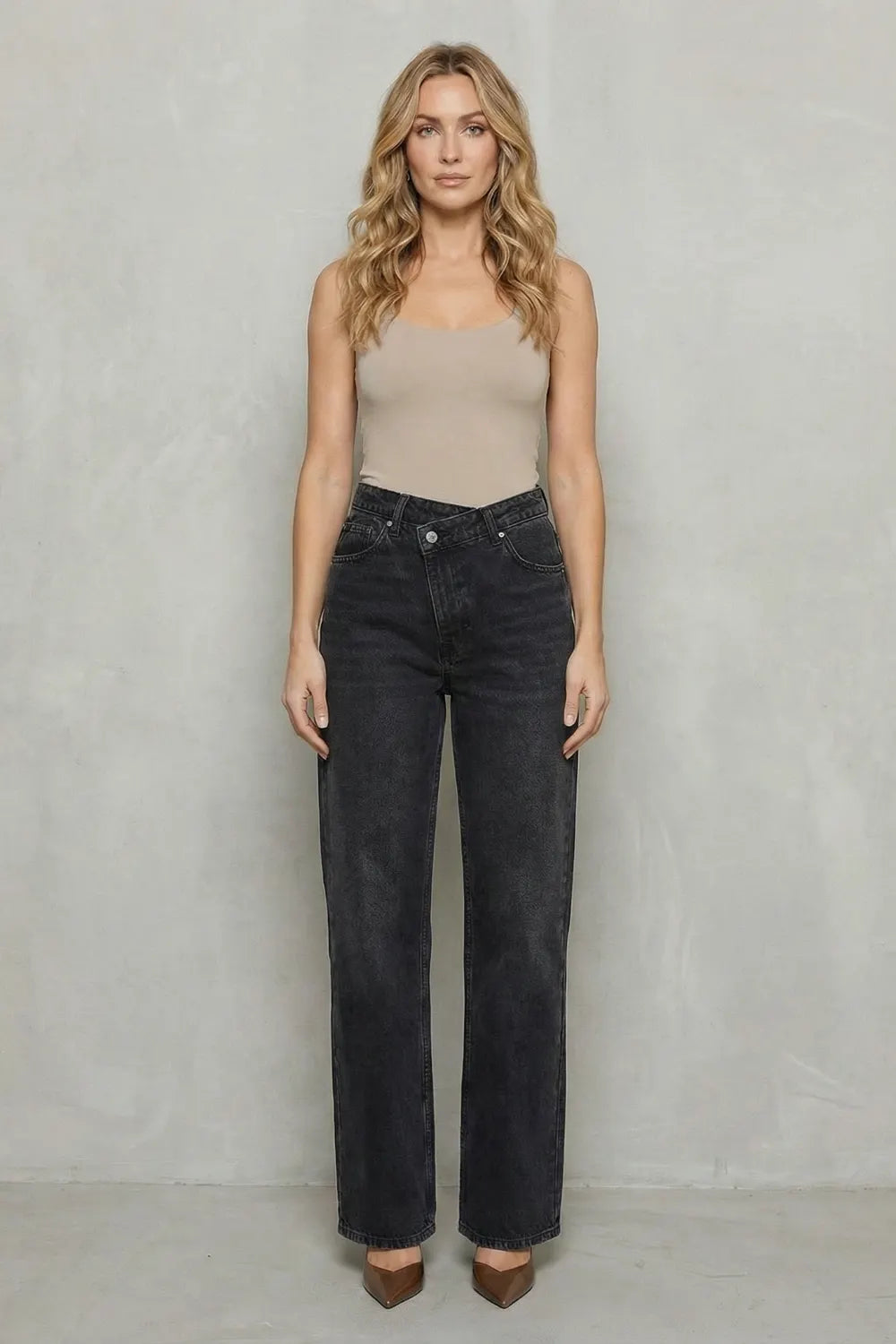 Cross button detail – Straight leg jeans