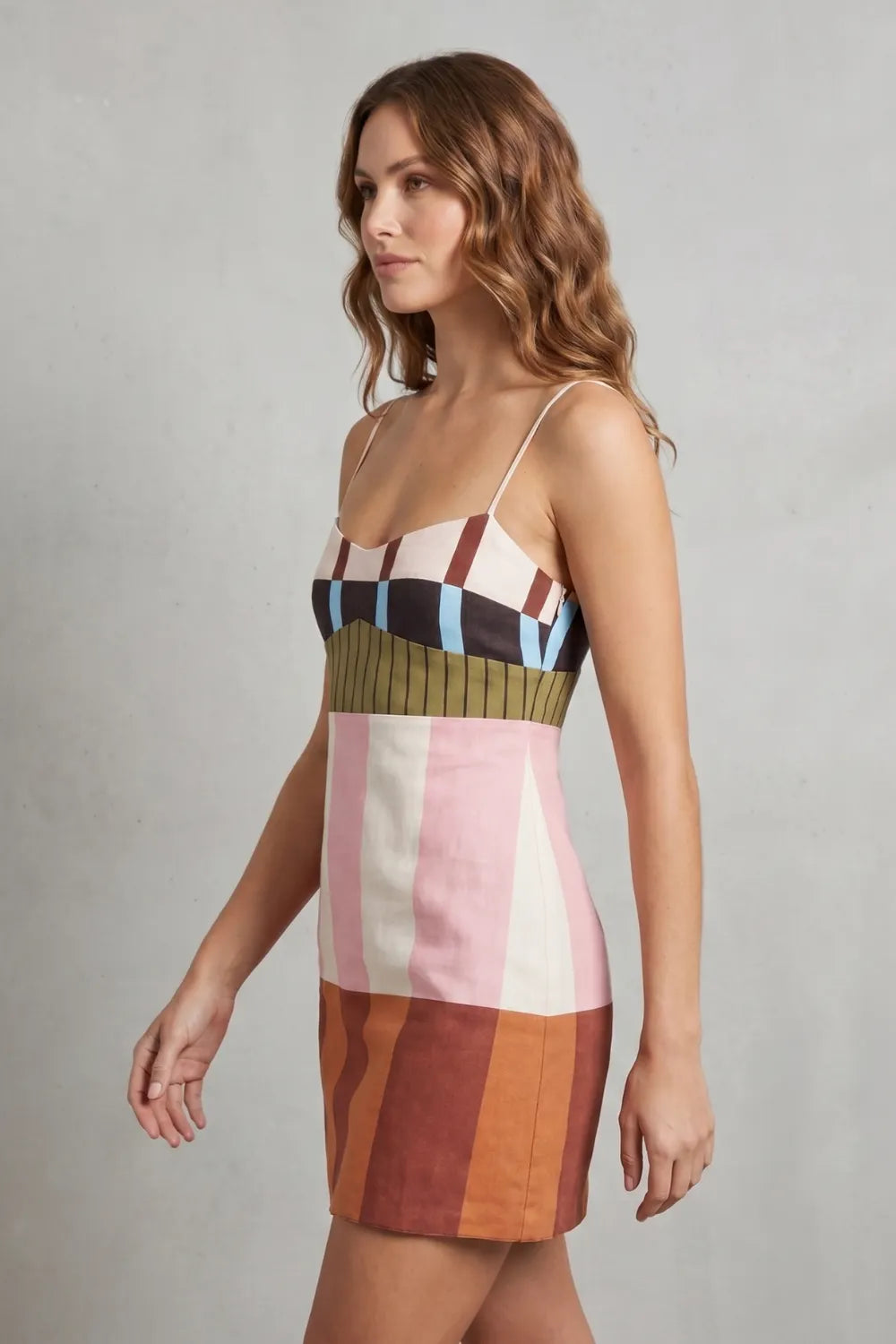 Geometric colour-block charm – Mini dress