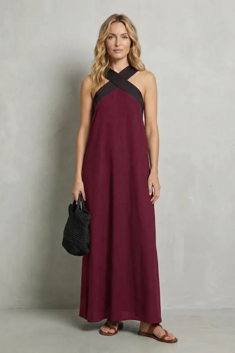 Cross-halter elegance – Maxi dress